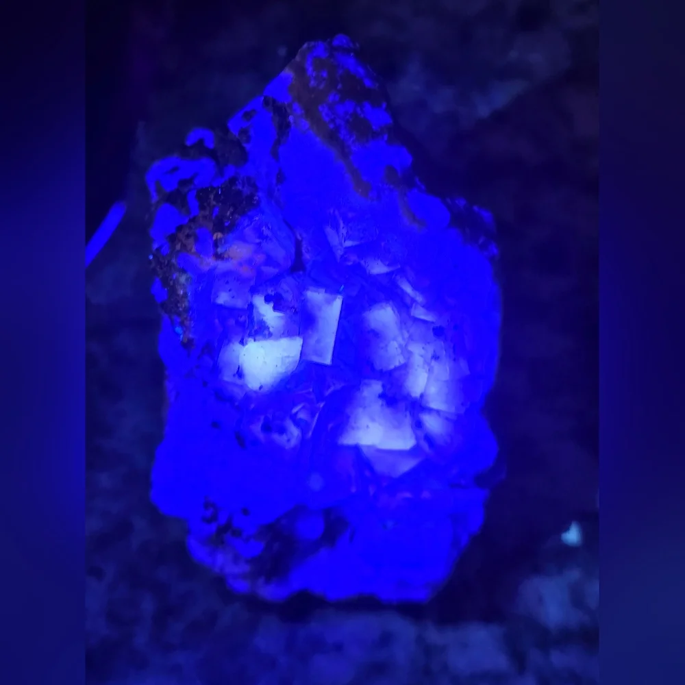 Raw Cubic Blue Green Fluorite Cluster – UV Reactive. Crystal Collector - Picture 7 of 10